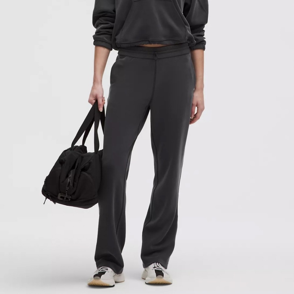 Lululemon Softstreme High-Rise Pant
Regular